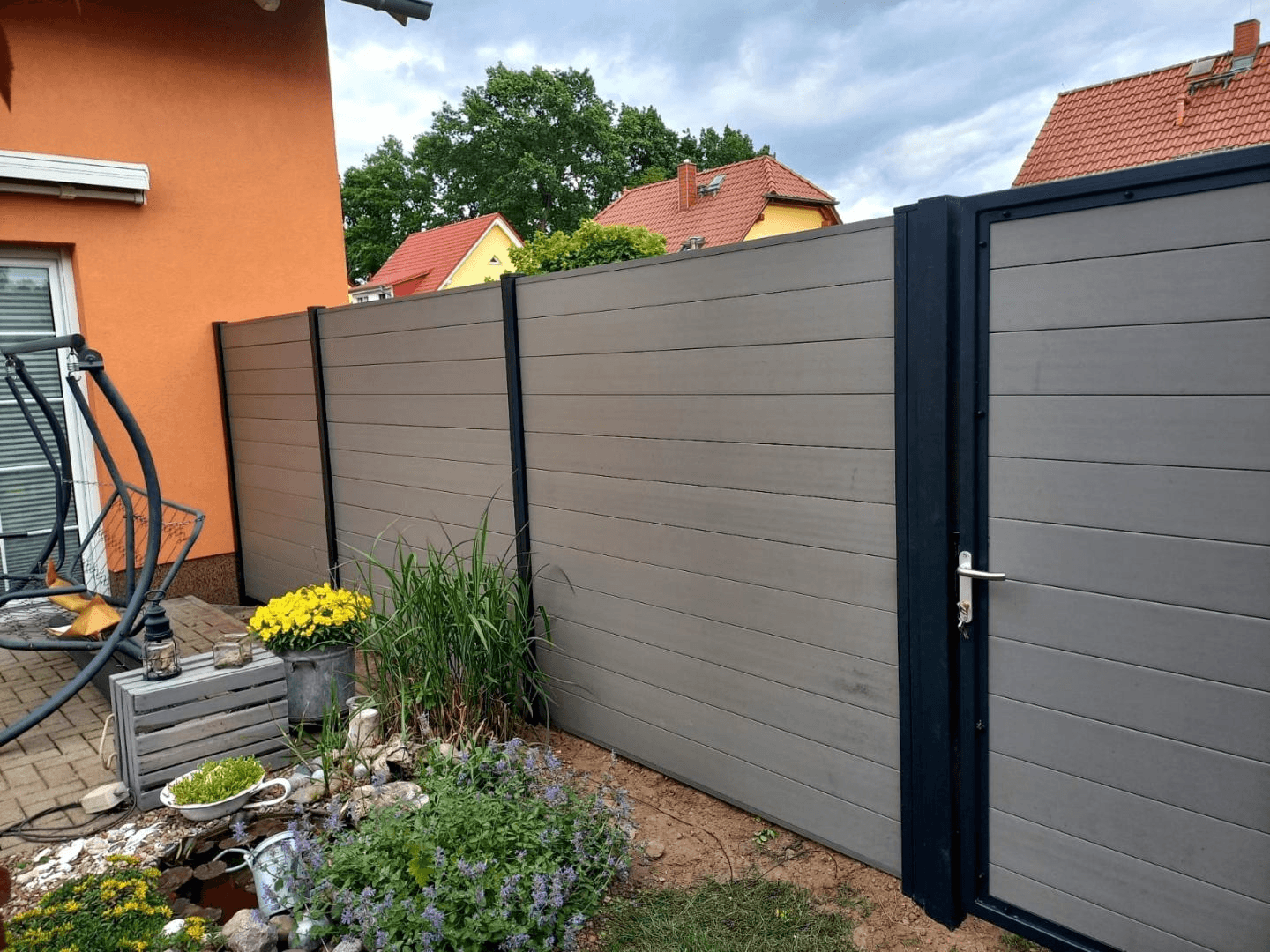 WPC fence gray with matching gate